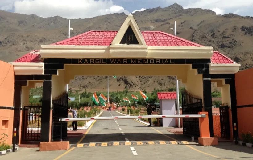 8N/9D Ladakh Tour with Srinagar